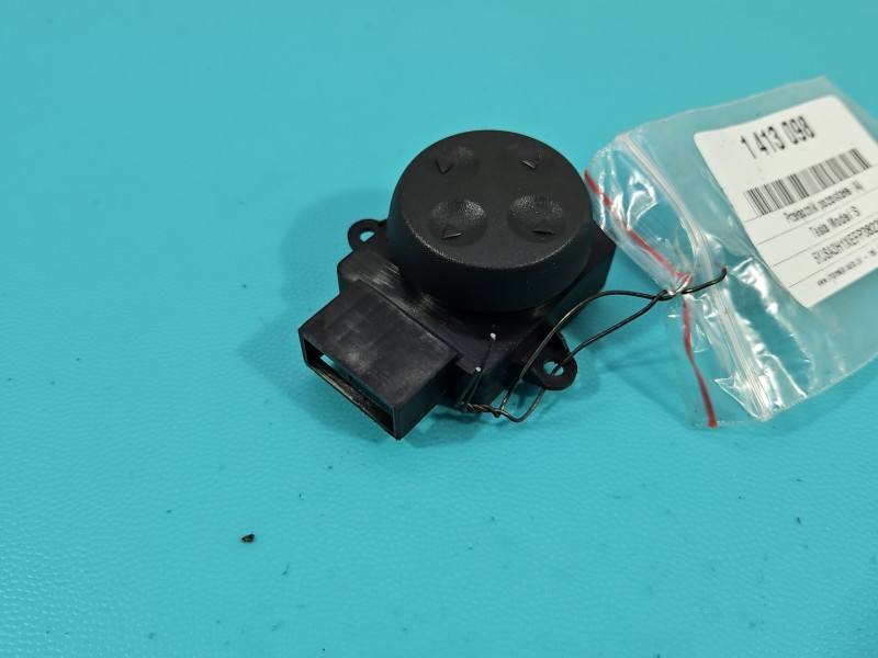 Перемикач кнопка Tesla Model S AG130872-A