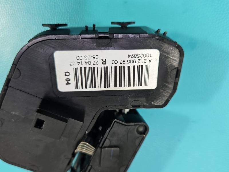 Перемикач кнопка Mercedes CLS C218 A2129059700 — фото деталі 4
