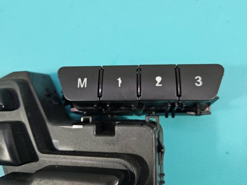 Переключатель кнопка Mercedes CLS C218 A2129059600 — фото детали 2