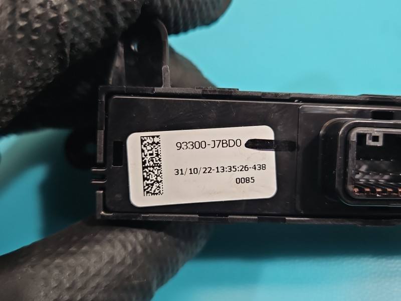 Переключатель кнопка Kia Ceed 93300-J7BD0 — фото детали 6