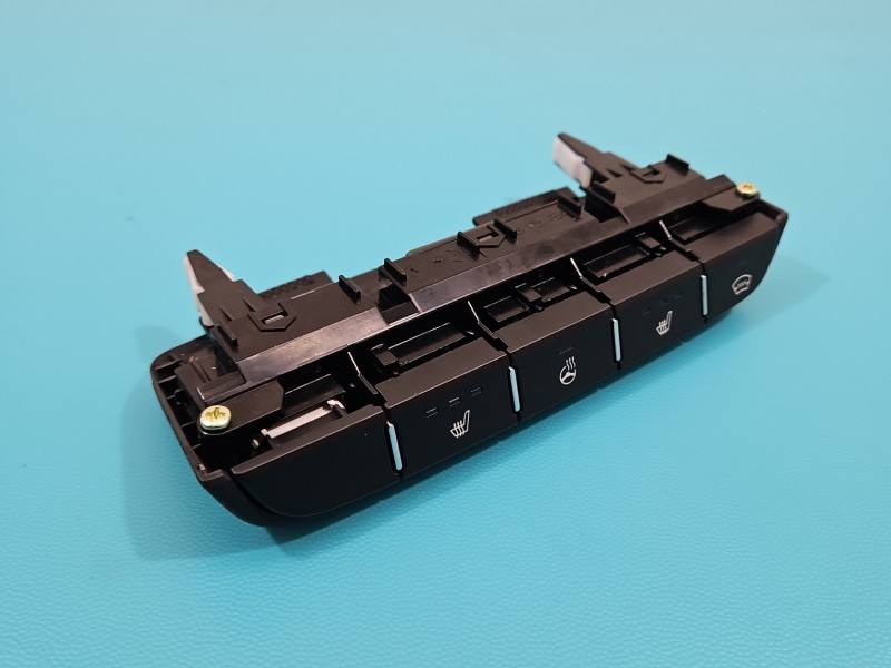 Перемикач кнопка Kia Ceed 93315-J7040