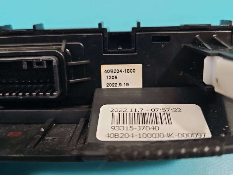 Перемикач кнопка Kia Ceed 93315-J7040 — фото деталі 7