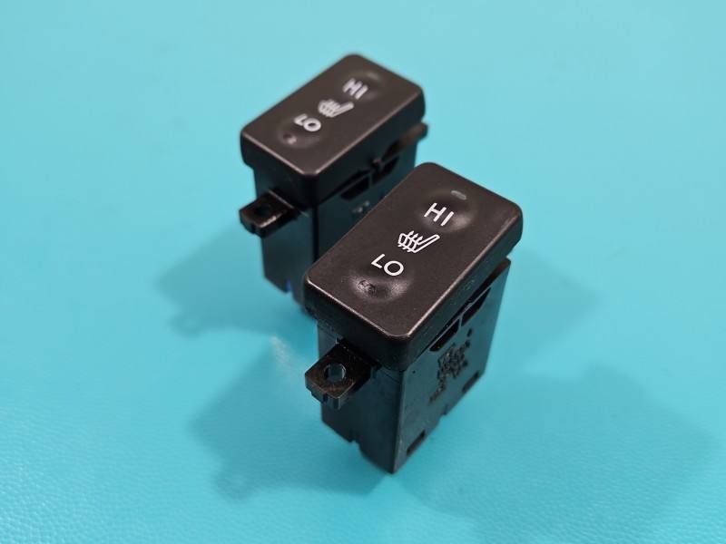 Перемикач кнопка Honda Accord M36580