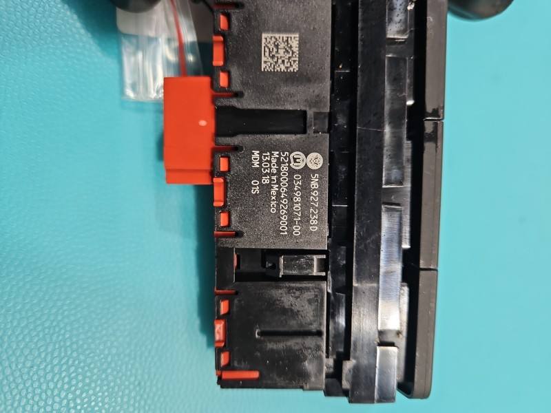Перемикач кнопка Volkswagen Tiguan 034981071-00 — фото деталі 6