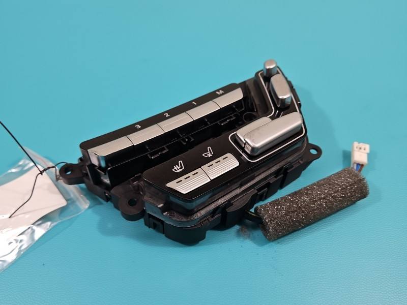 Переключатель кнопка Mercedes S W221 A2218701951