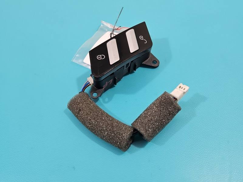 Переключатель кнопка Mercedes S W221 A2218211051