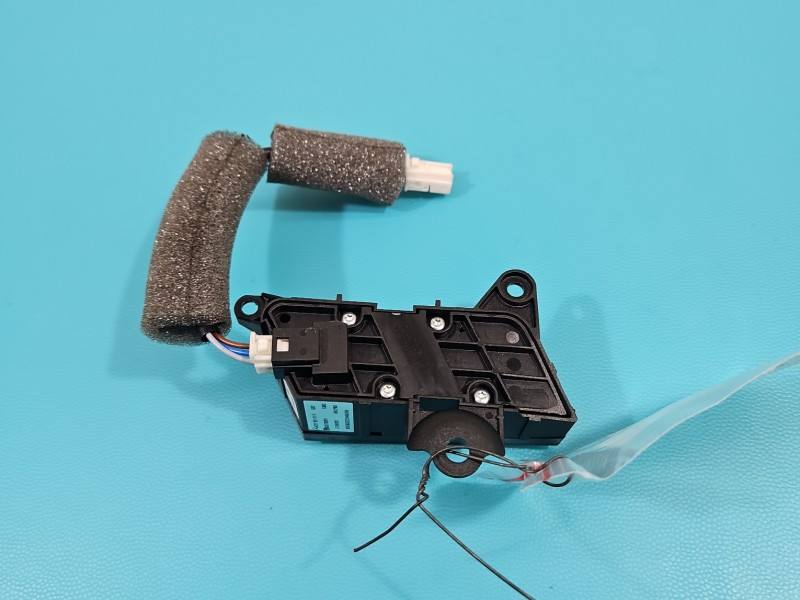 Переключатель кнопка Mercedes S W221 A2218211051 — фото детали 3
