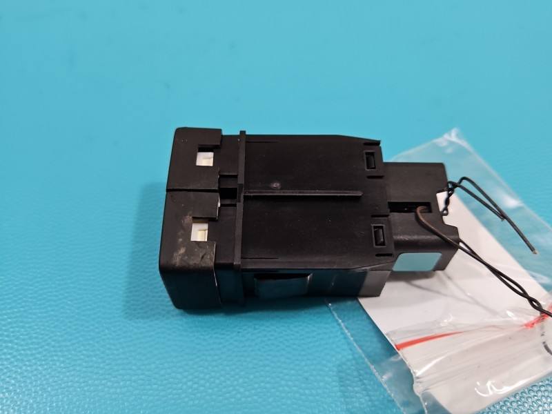 Перемикач кнопка Suzuki Sx4 37230-54P00 — фото деталі 6