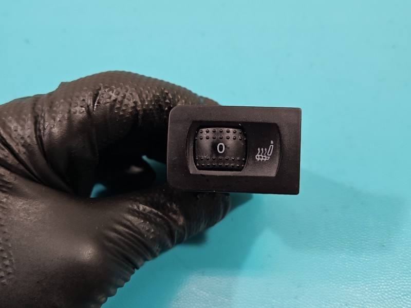 Перемикач кнопка Volkswagen Golf 4 1J0963563B