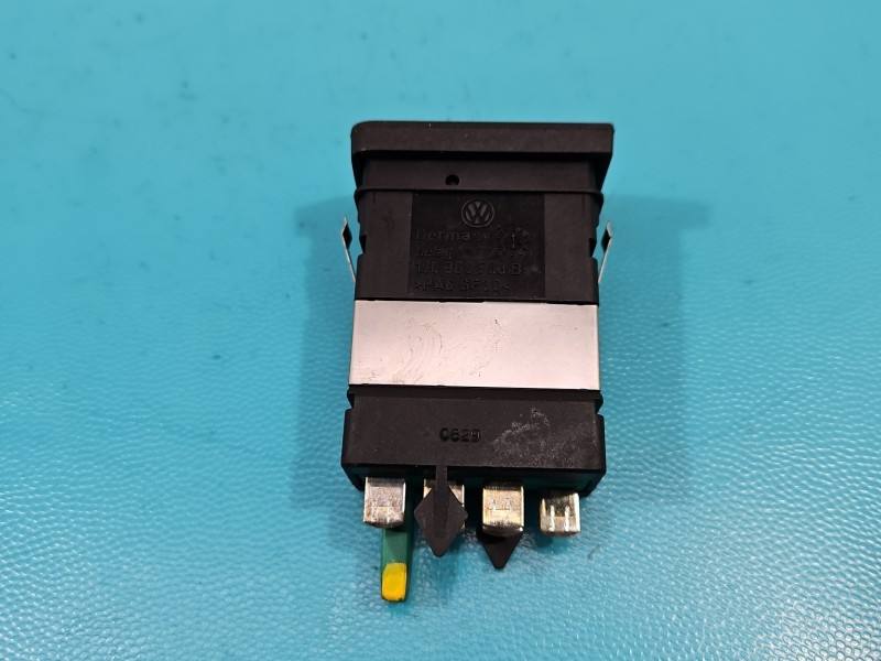 Перемикач кнопка Volkswagen Golf 4 1J0963563B — фото деталі 4