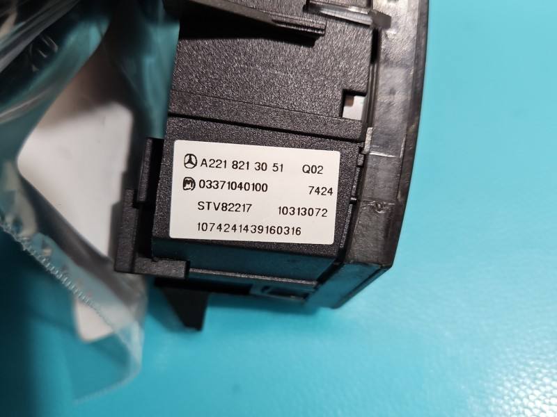 Переключатель кнопка Mercedes S W221 A2218213051 — фото детали 5
