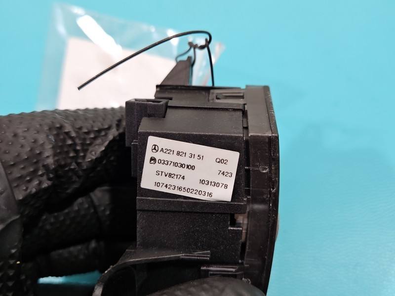 Перемикач кнопка Mercedes S W221 A2218213151 — фото деталі 4