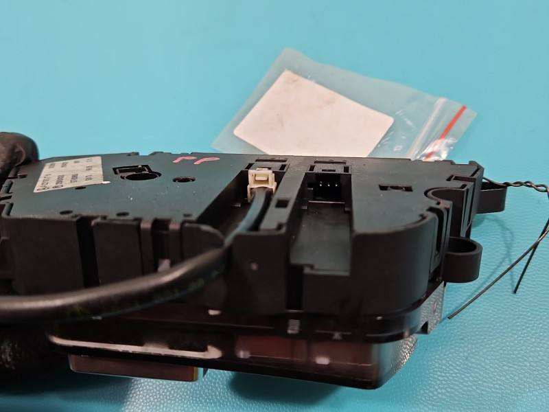 Перемикач кнопка Mercedes S W221 A2218707751 — фото деталі 5