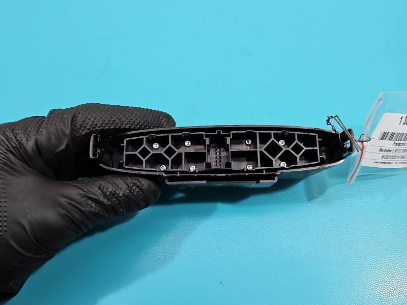 Перемикач кнопка Mercedes E W212 A2128204710 — фото деталі 4