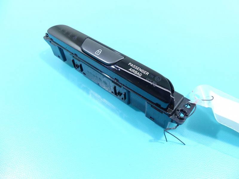 Перемикач кнопка Hyundai I30 93770G4AA0