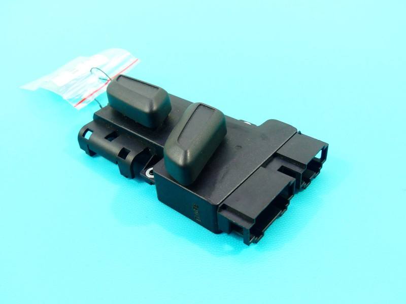 Перемикач кнопка Volkswagen Passat CC 8K0959748 — фото деталі 3