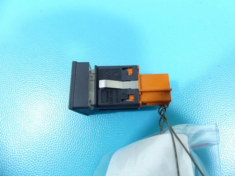 Перемикач кнопка Volkswagen Passat CC 3C0959563A — фото деталі 5