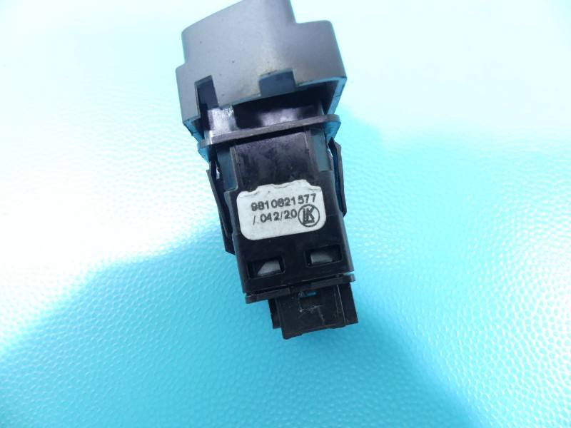 Переключатель кнопка Toyota Proace City 9810821577 — фото детали 4