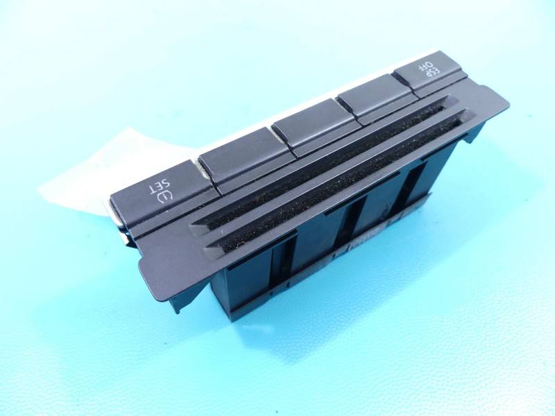 Переключатель кнопка Volkswagen Tiguan 5N1927132A