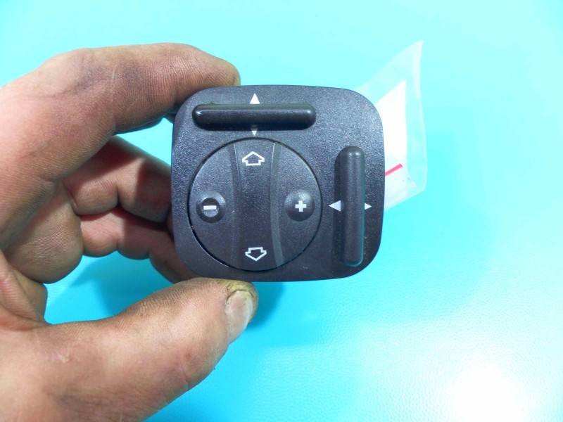 Перемикач кнопка Mercedes GL X164 2118000878 — фото деталі 2