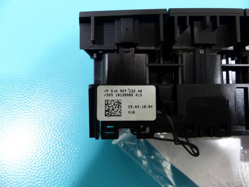 Перемикач кнопка Skoda Rapid 5JA927132AR — фото деталі 4