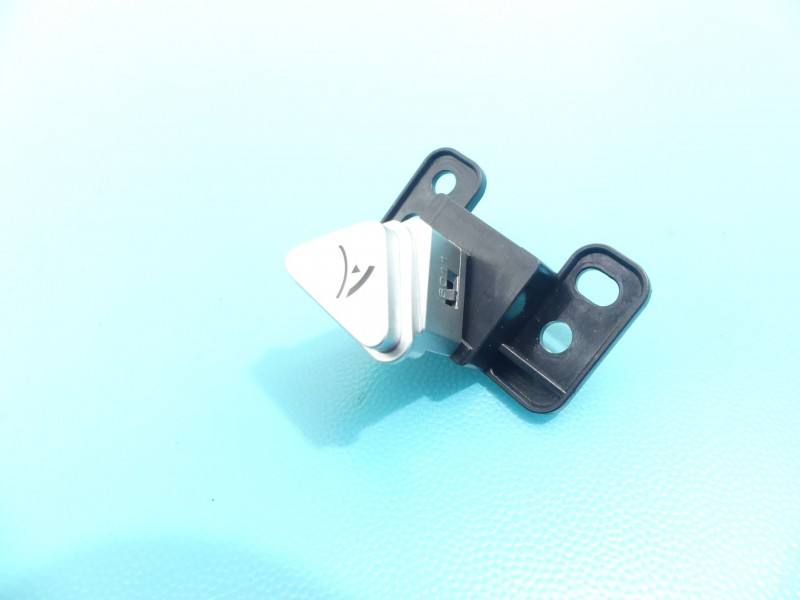 Переключатель кнопка Tesla Model S 6008906-00-C — фото детали 2