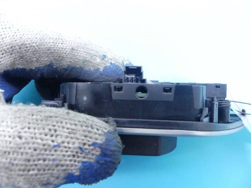 Перемикач кнопка Mercedes C W204 A2048702958 — фото деталі 4