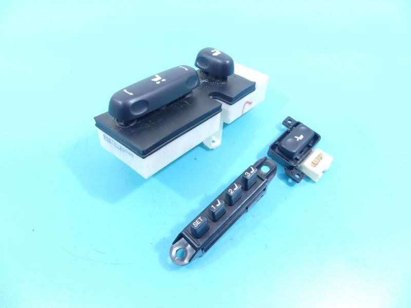 Перемикач кнопка Lexus GS 84070-30040