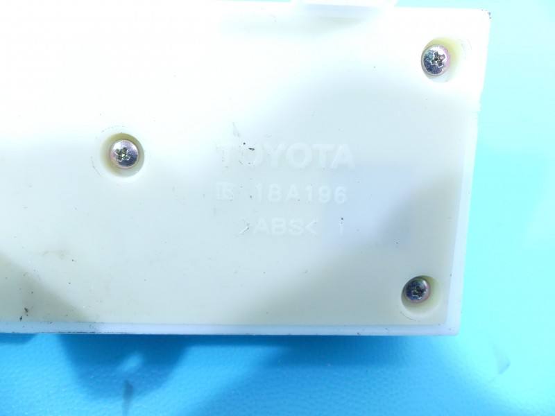 Перемикач кнопка Lexus GS 84070-30040 — фото деталі 4