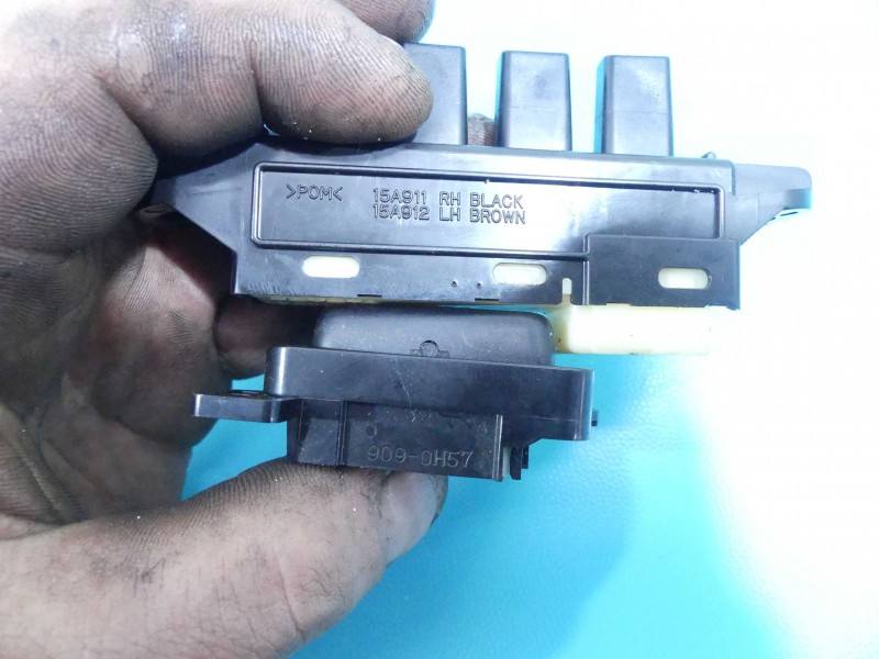Перемикач кнопка Lexus GS 84070-30040 — фото деталі 10