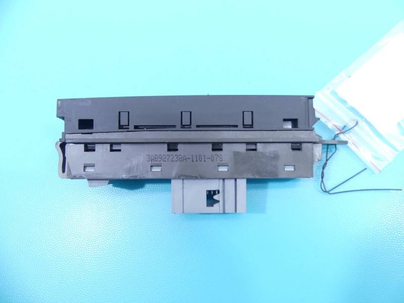 Переключатель кнопка Volkswagen Passat B7 3A927238A — фото детали 3