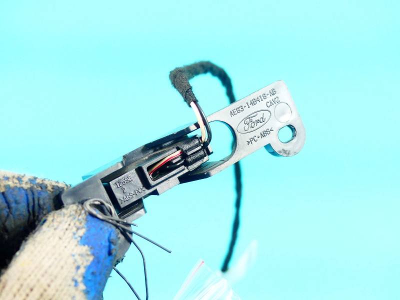 Перемикач кнопка Ford Fiesta AE83-14B418-AB — фото деталі 4