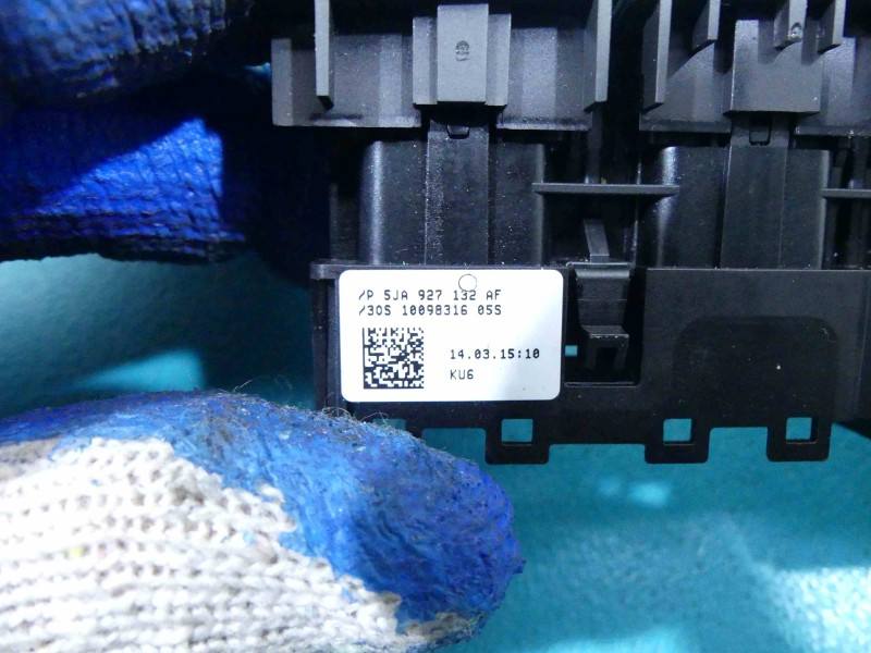Перемикач кнопка Skoda Rapid 5JA927132AF — фото деталі 3