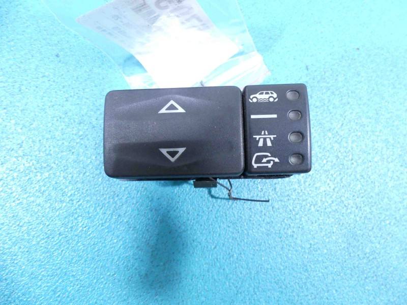 Перемикач кнопка Land Rover Range Rover YUF101930 — фото деталі 3
