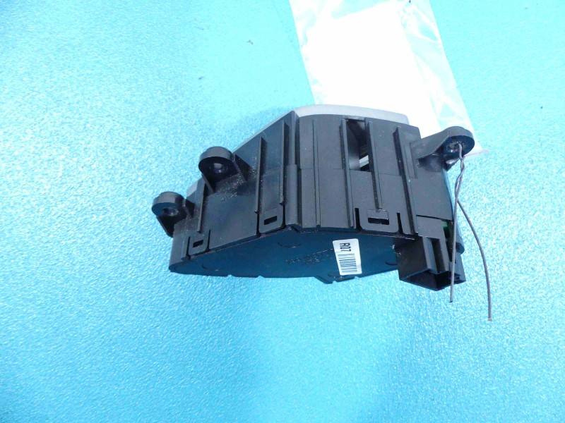 Переключатель кнопка Hyundai Veloster 299103772 — фото детали 3