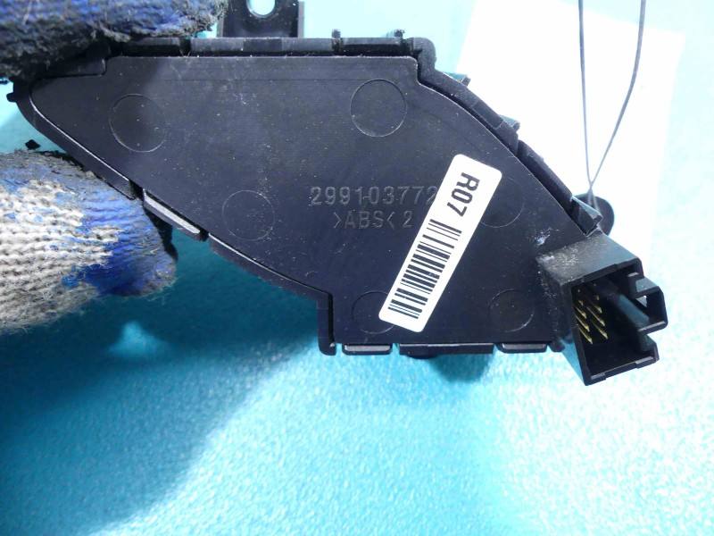 Переключатель кнопка Hyundai Veloster 299103772 — фото детали 5