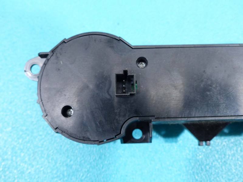 Перемикач кнопка Mercedes GL X164 A1648707310 — фото деталі 3