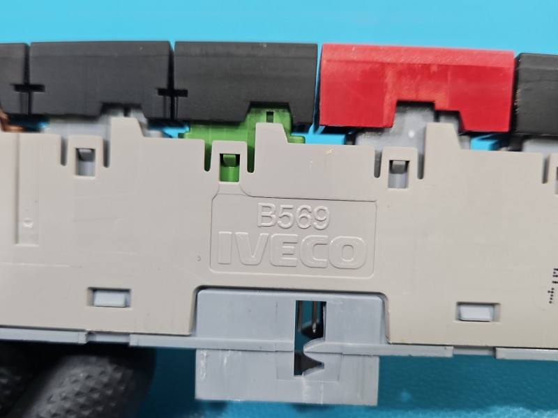 Перемикач кнопка Iveco Daily 5802839759 — фото деталі 5
