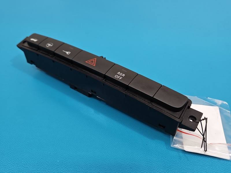 Перемикач кнопка Fiat Punto 61092100