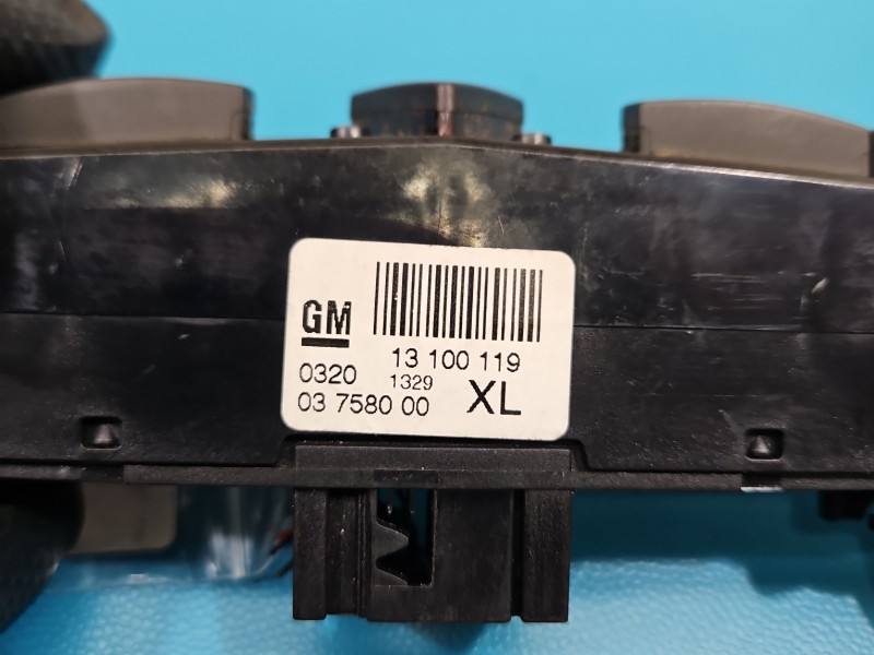 Перемикач кнопка Opel Astra H 13100119 — фото деталі 4