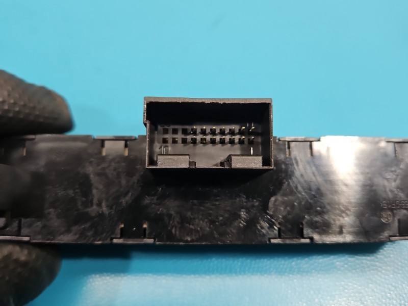 Перемикач кнопка Seat Ibiza 6J0927137T — фото деталі 6