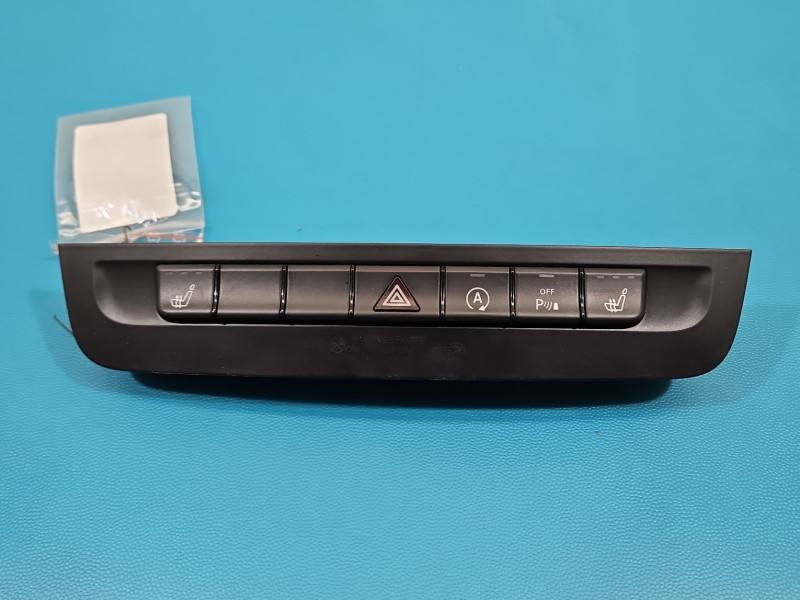Перемикач кнопка Mercedes A W176 A2469052802 — фото деталі 2