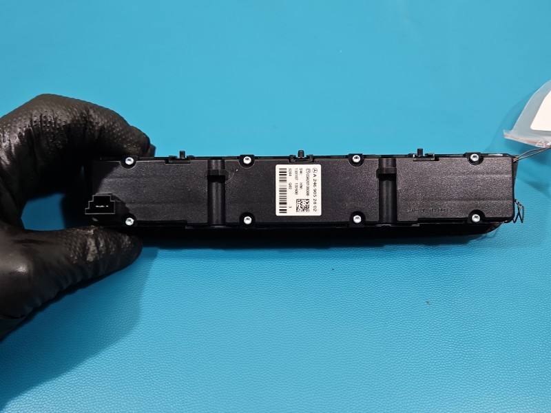 Перемикач кнопка Mercedes A W176 A2469052802 — фото деталі 3