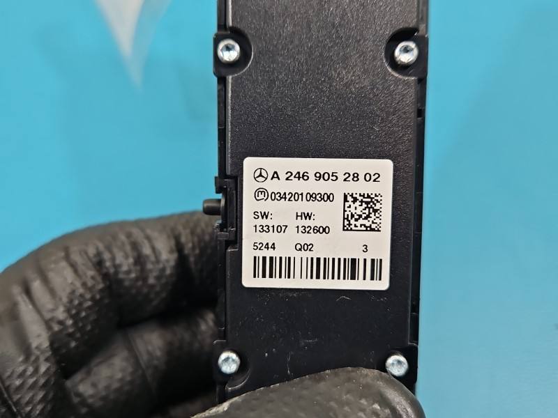 Перемикач кнопка Mercedes A W176 A2469052802 — фото деталі 5