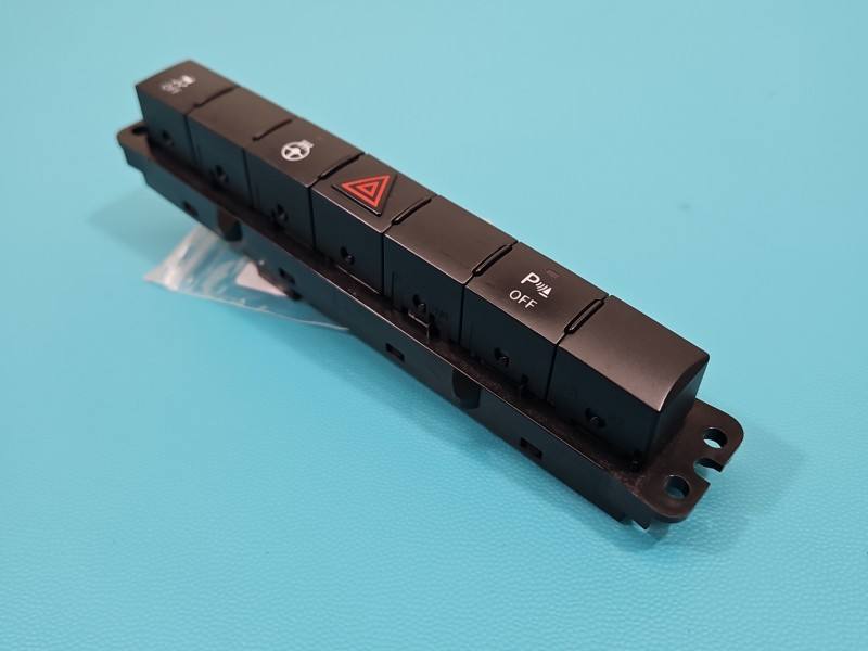 Переключатель кнопка Jeep Grand Cherokee P56046290AB