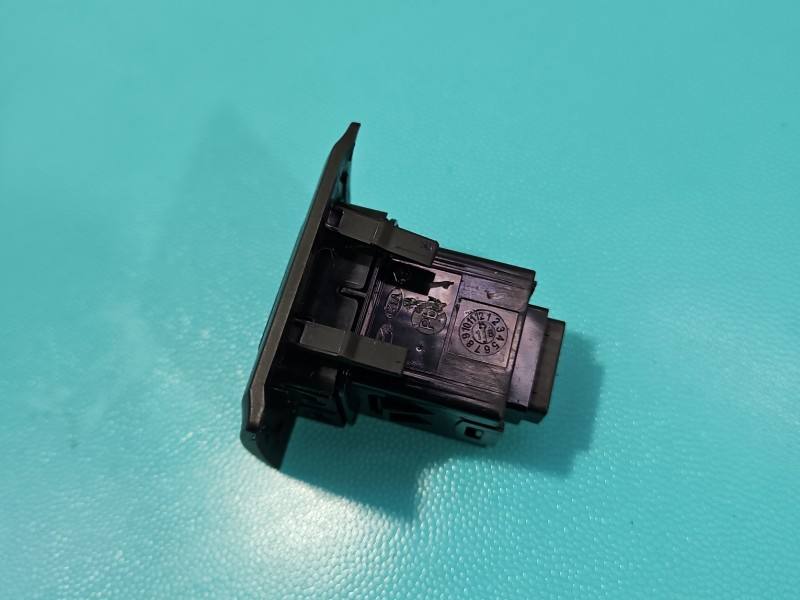 Переключатель кнопка Hyundai Kona 93790-J9000 — фото детали 4
