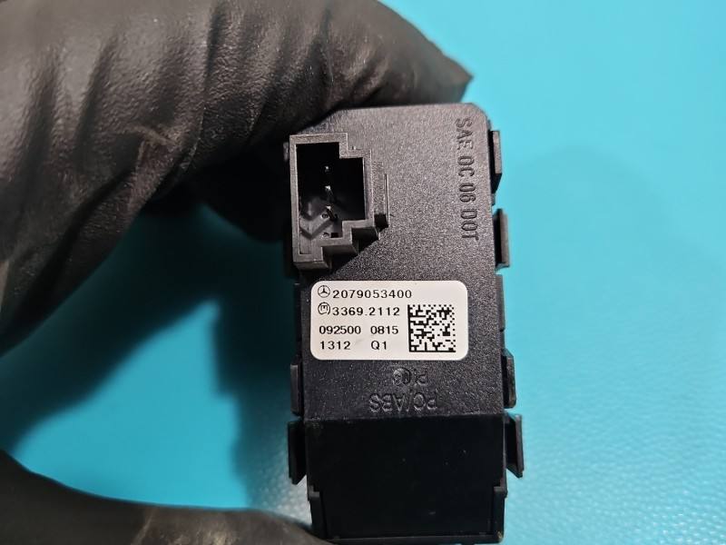 Перемикач кнопка Mercedes E C207 2079053400 — фото деталі 4