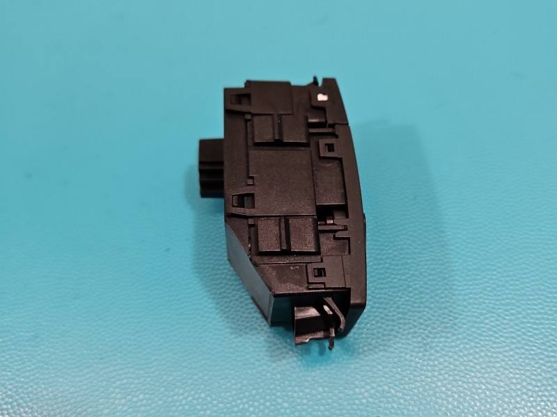 Перемикач кнопка Mercedes E C207 2079053400 — фото деталі 5