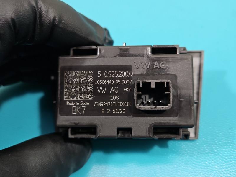 Перемикач кнопка Volkswagen Caddy 5H0925200Q — фото деталі 4