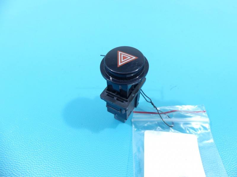 Перемикач кнопка Toyota Auris 84332-02300